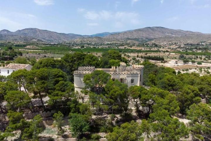 Edificio en venta en Villajoyosa, Paraiso photo 0