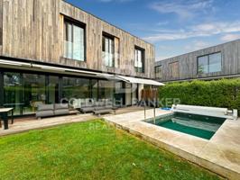 Chalet en venta en Oleiros photo 0