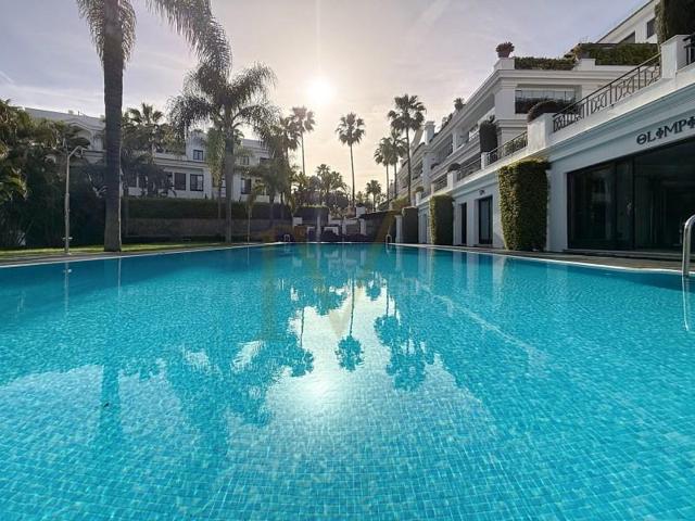 Apartamento en venta en Estepona photo 0