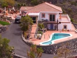 Chalet en venta en Adeje photo 0