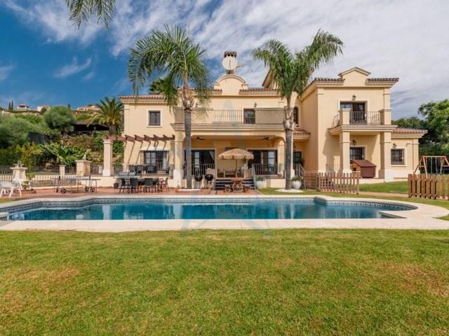 Chalet en venta en Estepona, Paraiso-Barronal photo 0