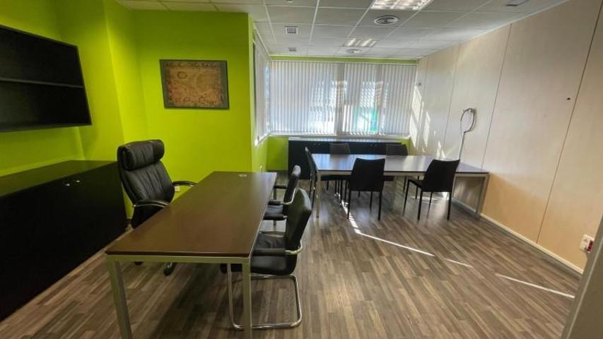 Nave industrial en venta en Barcelona, Zona Franca photo 0