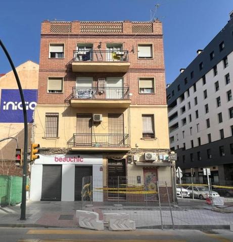 Edificio en venta en Málaga, Vialia photo 0