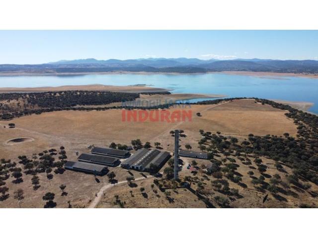 Chalet en venta en Peraleda de la Mata photo 0