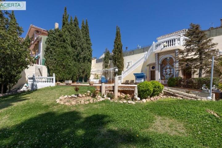 Chalet en venta en Granada, El serrallo photo 0