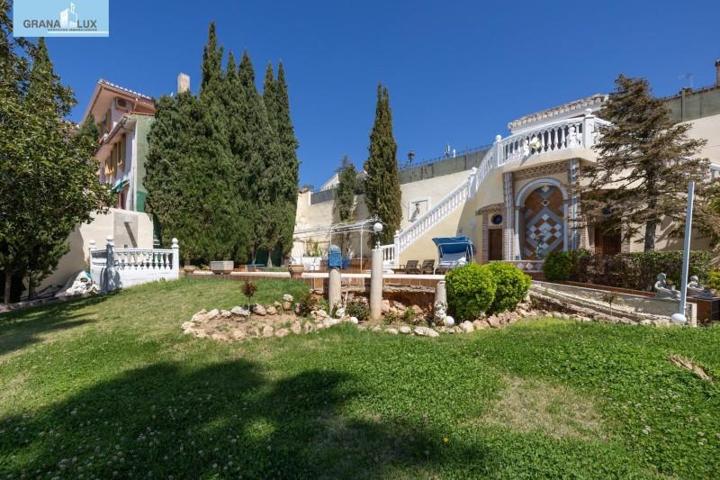 Chalet en venta en Granada, El serrallo photo 0