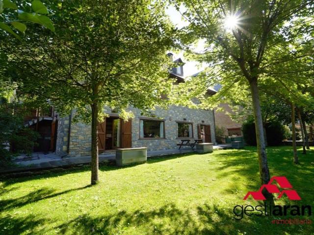 Casa en venta en Vielha e Mijaran photo 0