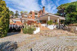 Chalet en venta en el Masnou, 1ª Linea de Mar photo 0