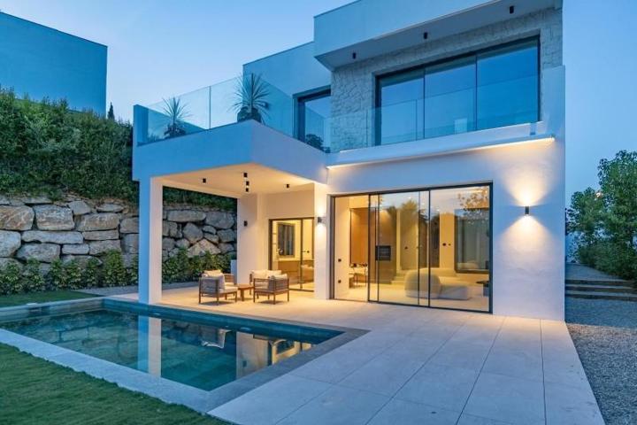 Casa en venta en Estepona, Arroyo Vaquero photo 0