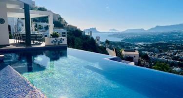 Chalet en venta en Moraira, El Portet photo 0