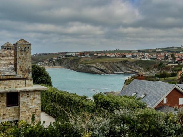 Chalet en venta en Piélagos photo 0