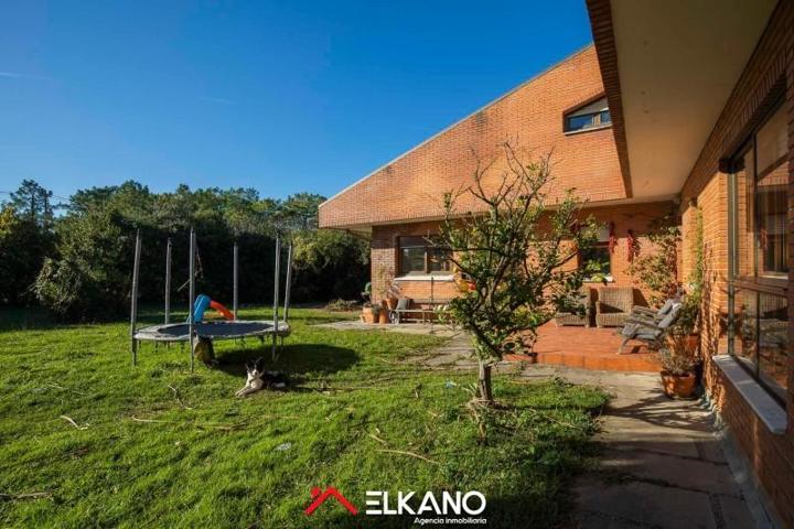 Chalet en venta en Getxo, Getxo Santa Maria De Getxo photo 0