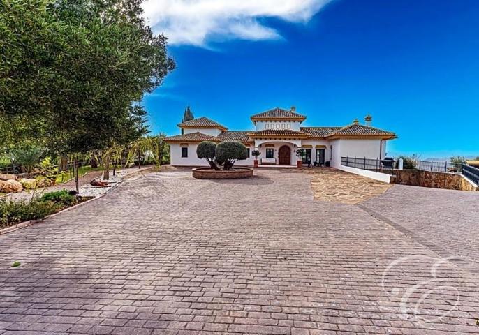 Chalet en venta en Villanueva de la Concepción, Villanueva de la Concepción photo 0