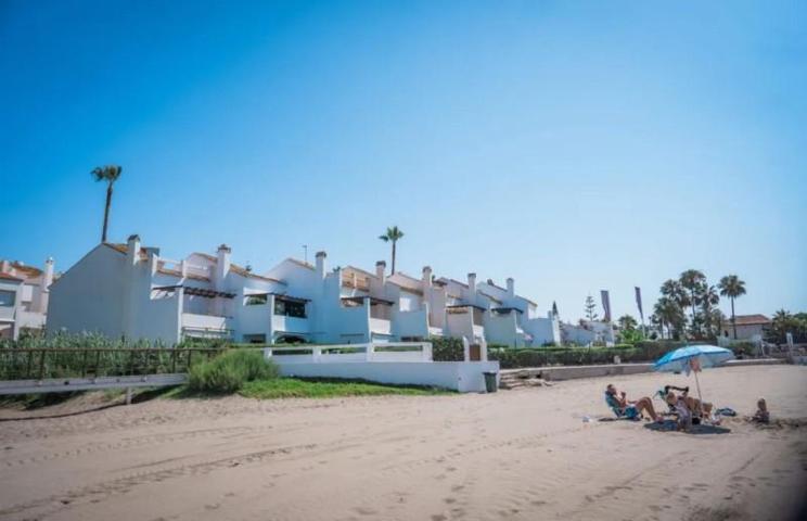 Adosada en venta en Marbella, Este - El Rosario photo 0