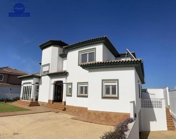 Chalet en venta en Chiclana de la Frontera, Novo sancti petri photo 0