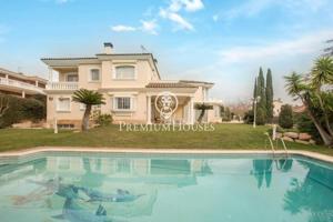 Casa en venta en Vilassar de Dalt, Santa Maria photo 0