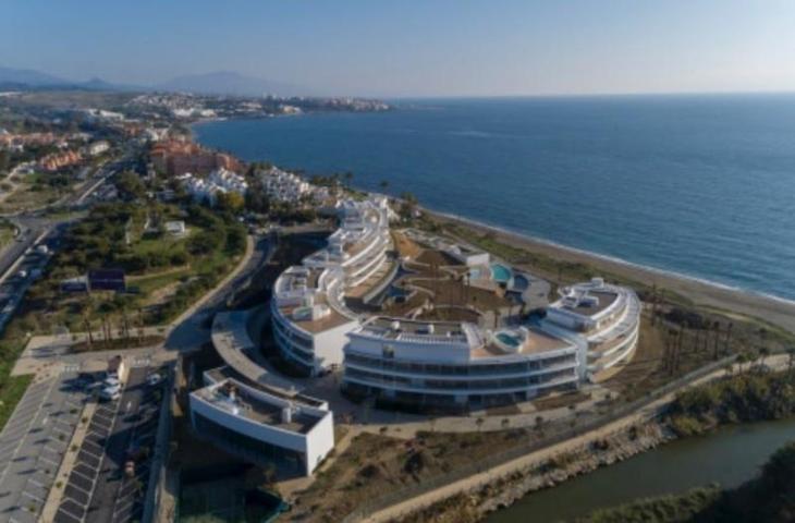 Apartamento en venta en Estepona, Arroyo Vaquero photo 0