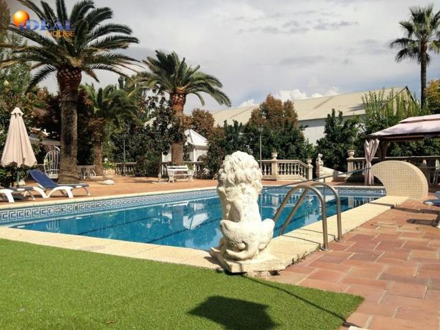 Casa con terreno en venta en Vegas del Genil, Vega de granada zona noroeste photo 0