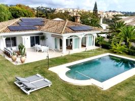 Chalet en venta en Marbella photo 0