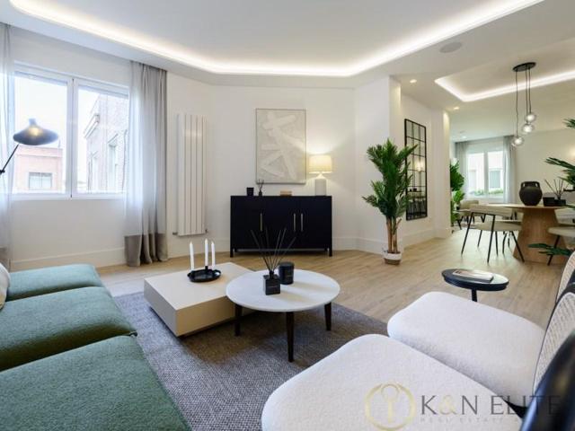 Piso en venta en Madrid, Almagro photo 0