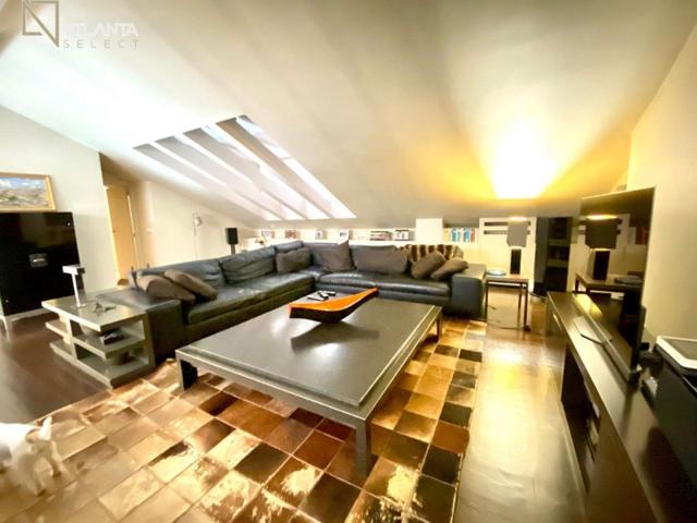 Duplex en venta en Madrid, Almagro photo 0