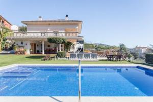 Casa en venta en Alella, Alella Park photo 0