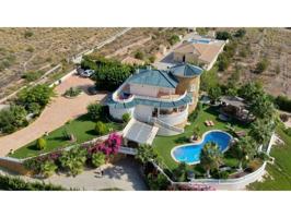 Casa en venta en Fondó de les Neus photo 0