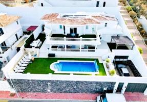 Chalet en venta en Adeje, Costa Adeje photo 0