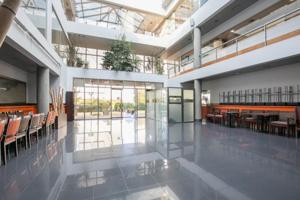 Edificio en venta en Granada, Campus de la salud photo 0