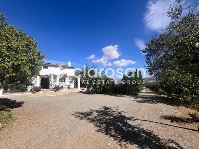 Casa con terreno en venta en Pizarra photo 0