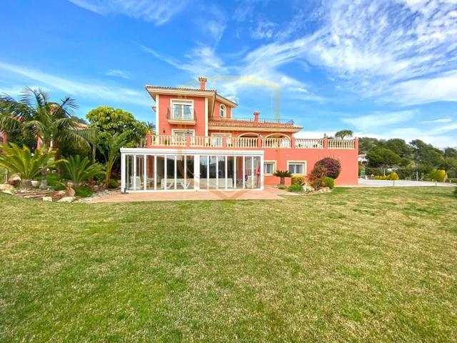 Chalet en venta en Alfaz del Pi photo 0