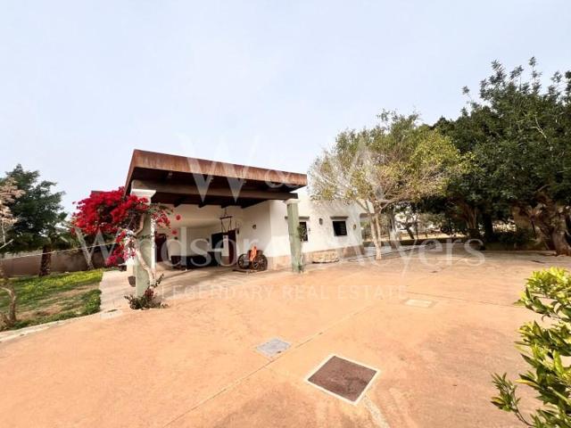 Chalet en venta en Sant Josep de sa Talaia photo 0