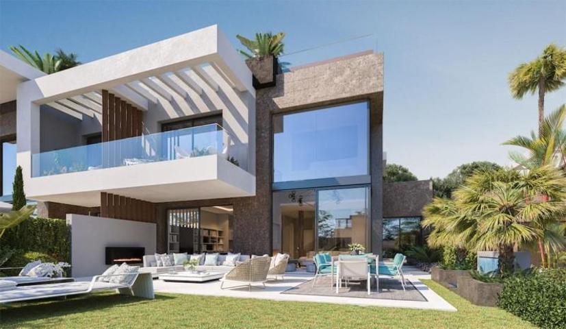 Adosada en venta en Marbella, Marbella photo 0