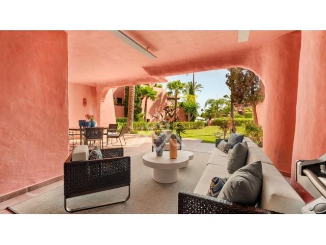 Planta baja en venta en Estepona photo 0