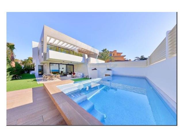 Casa en venta en Marbella, Nueva Andalucía photo 0