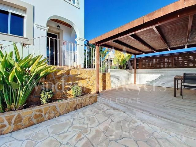 Chalet en venta en Santa Eulalia Del Rio photo 0