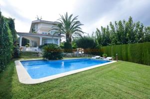 Chalet en venta en Alella, Alella Park photo 0