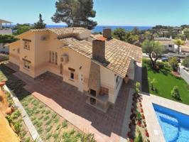 Chalet en venta en Blanes photo 0