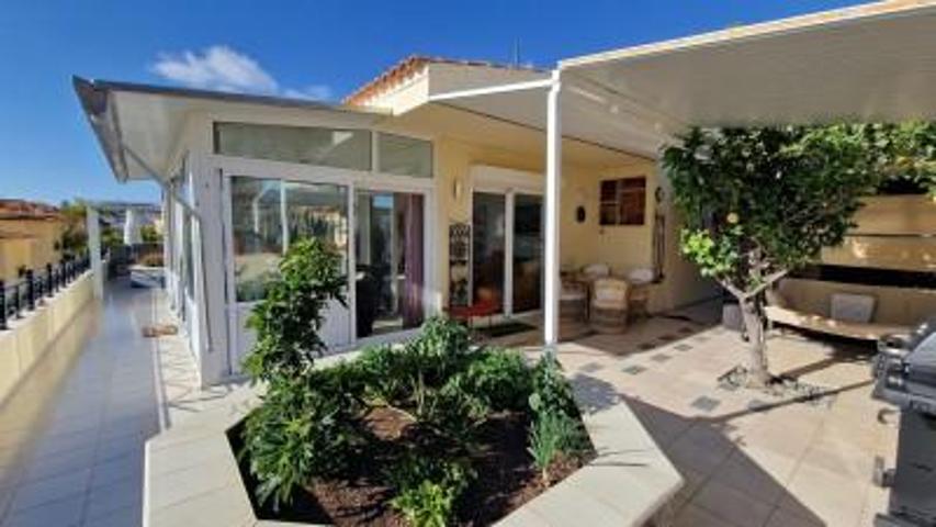 Chalet en venta en Arona, Los Cristianos photo 0
