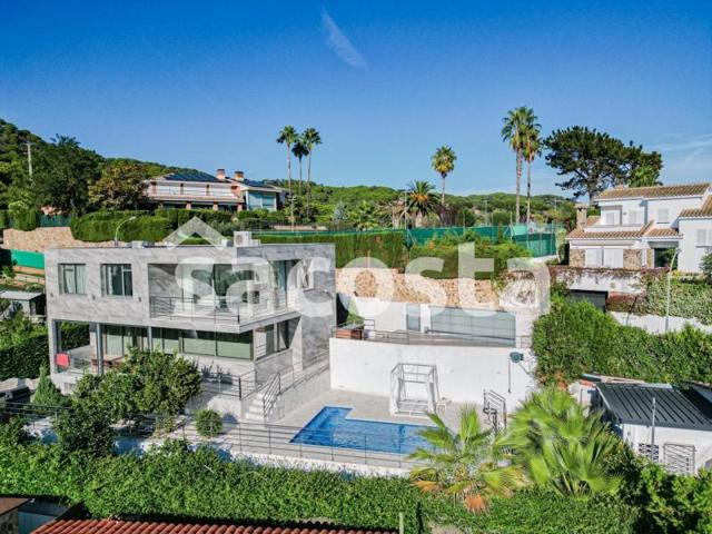 Casa en venta en Lloret de Mar, Roca Grossa photo 0