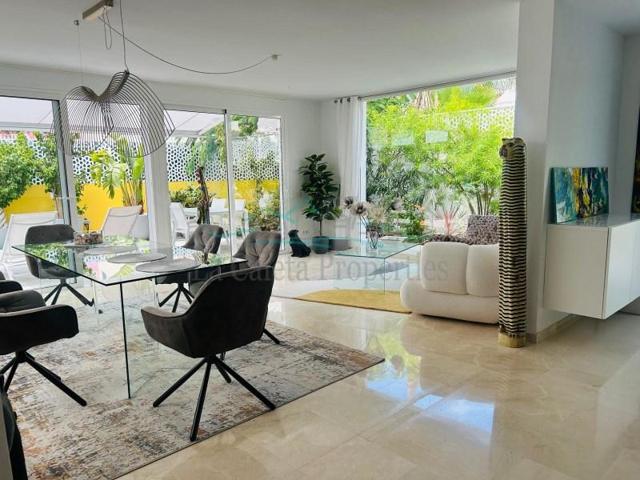 Chalet en venta en Adeje photo 0