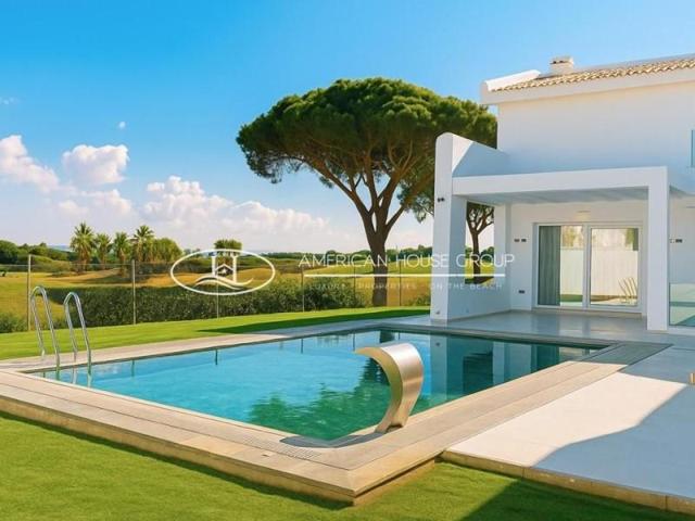 Chalet en venta en Chiclana de la Frontera, Novo Sancti Petri photo 0