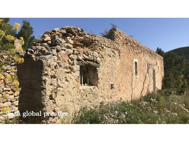 Casa con terreno en venta en Santa Eulalia Del Rio, Roca Llisa photo 0