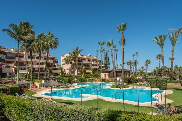 Apartamento en venta en Estepona, Costalita photo 0