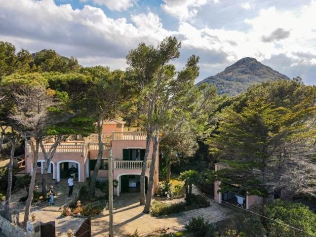 Chalet en venta en Pollença, Cala sant vicens photo 0