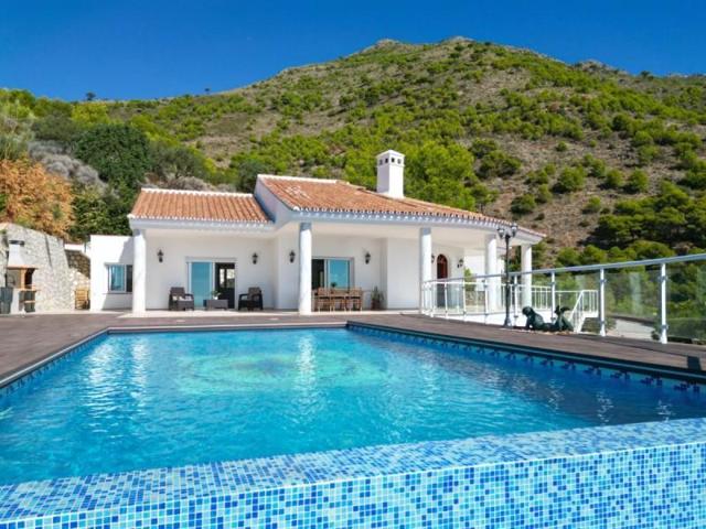 Chalet en venta en Mijas, Valtocado photo 0