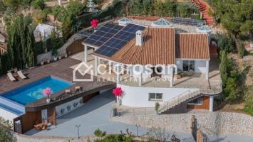 Chalet en venta en Mijas photo 0