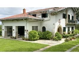 Casa con terreno en venta en Donostia-San Sebastián photo 0