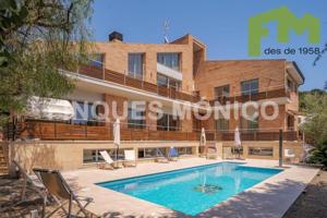 Chalet en venta en Vallromanes photo 0