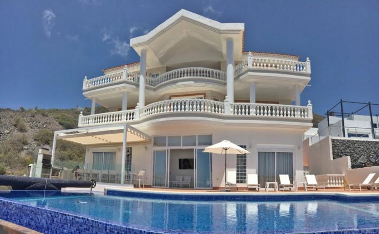 Chalet en venta en Adeje, Roque del Conde photo 0